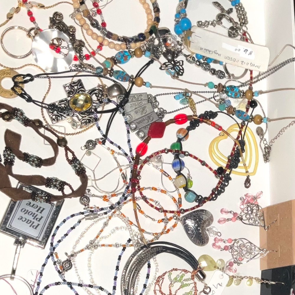 Wholesale Jewelry (Lot 1)Gold & Silver, LeatherSwarovski Crystals, Gemstones,Gl…